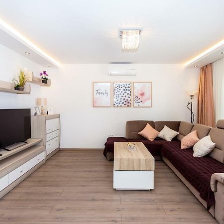 Apartments Iva Brstilo オミシュ エクステリア 写真