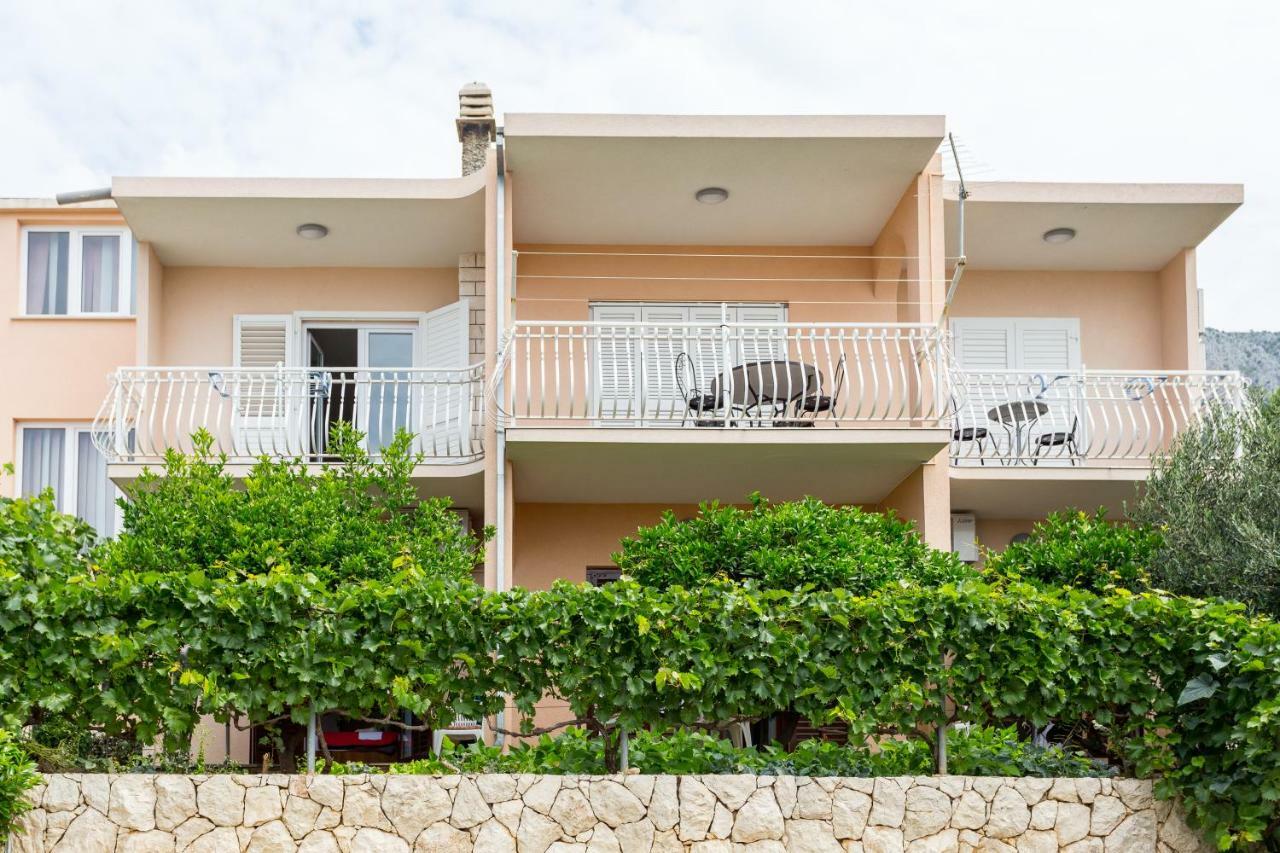 Apartments Iva Brstilo オミシュ エクステリア 写真