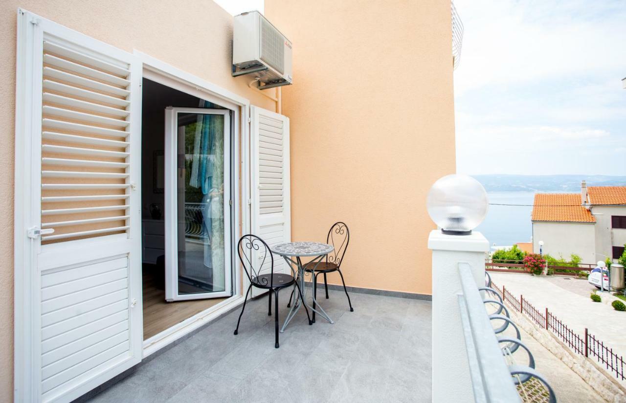 Apartments Iva Brstilo オミシュ エクステリア 写真