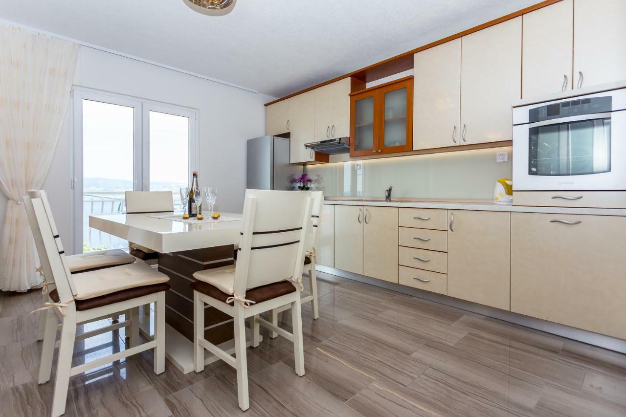 Apartments Iva Brstilo オミシュ エクステリア 写真